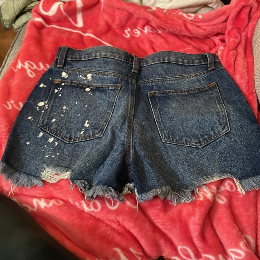 Shorts - Picture 2 of 3